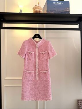 ❌hold❌🚩steal CHANEL Pink Tweed Collar Jacket